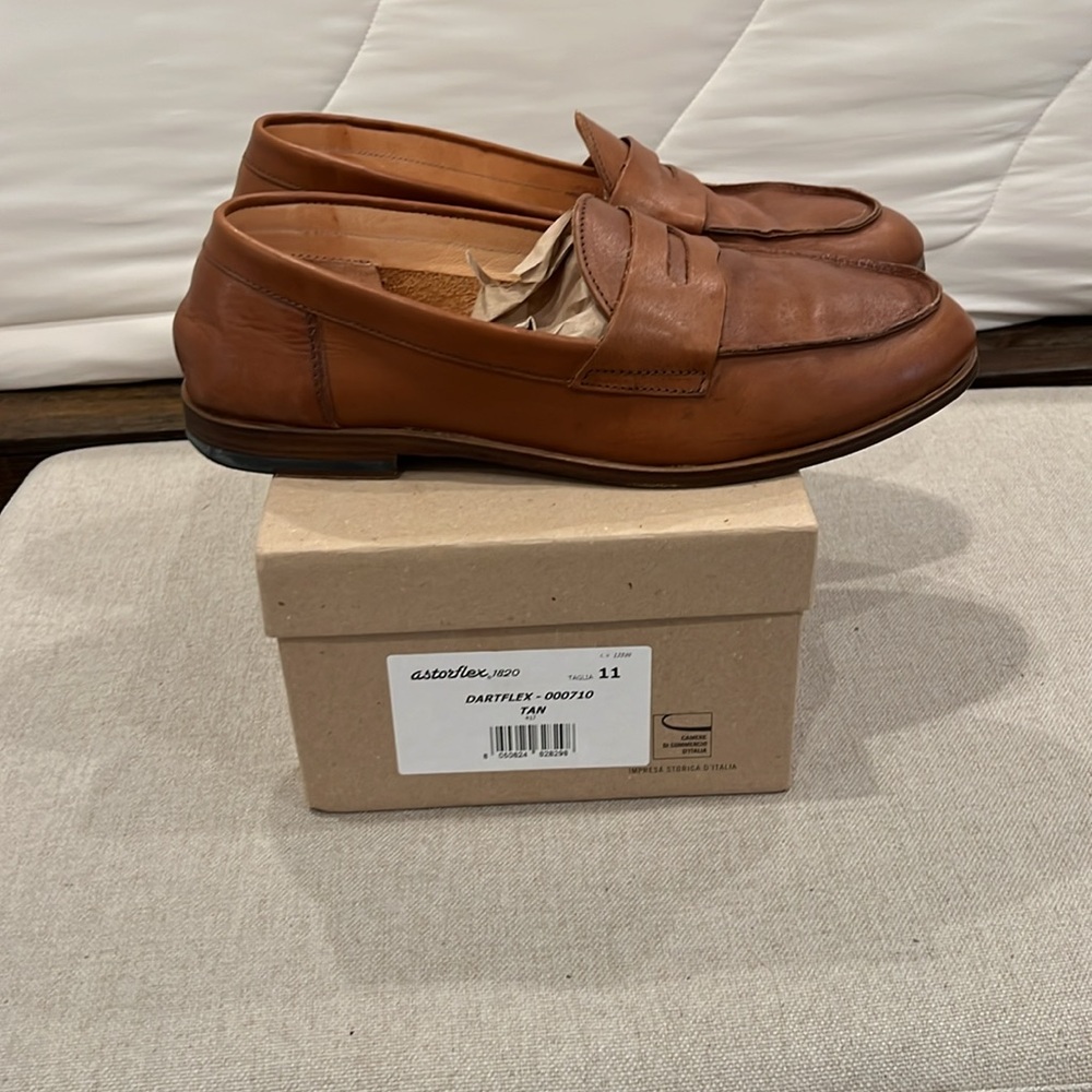 Men's Tan Leather Loafers
